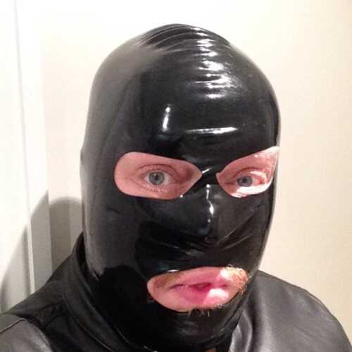 latexglovemanxxx