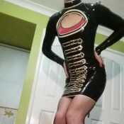 Me dolling out in my latex dress ;)