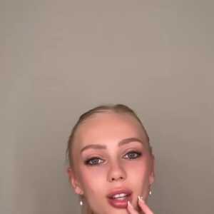 GlamorousFlirt572ce3