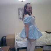 Yes me but a few years back as Alice ~ Really my hair too!
