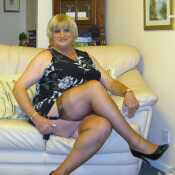 Sue showing her nylons